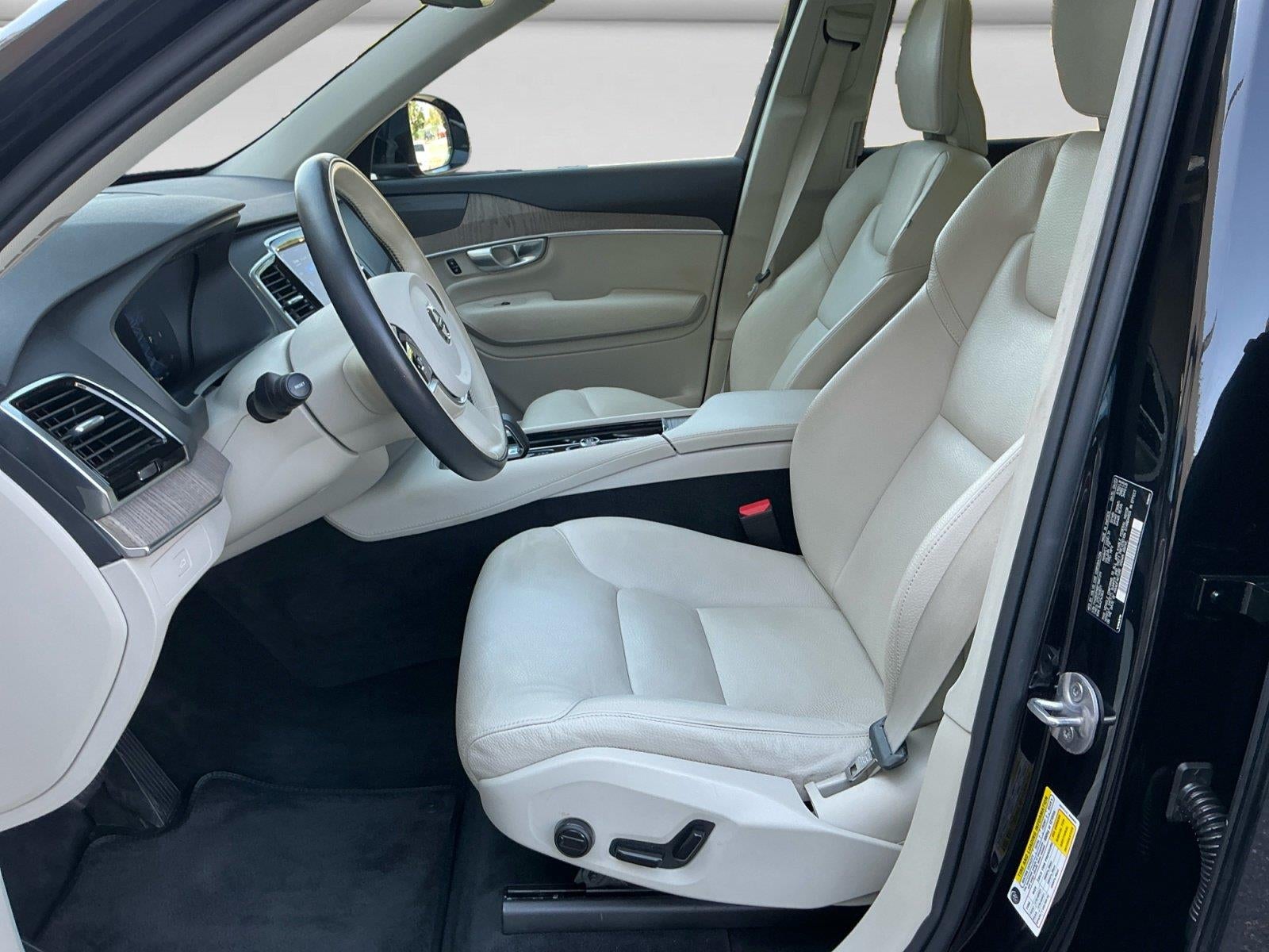 2023 Volvo XC90 Plus