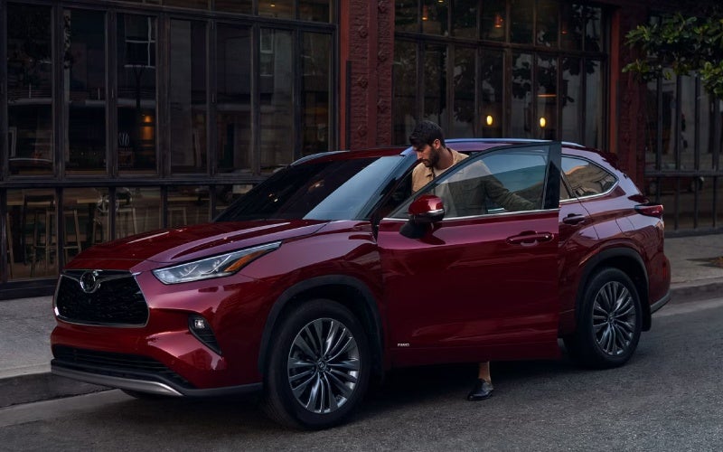 2026toyotahighlanderhybrid-exterior-03